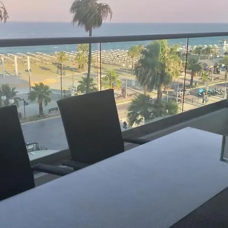 公寓 Horizon Luxury At Finikoudes Beach 301 *