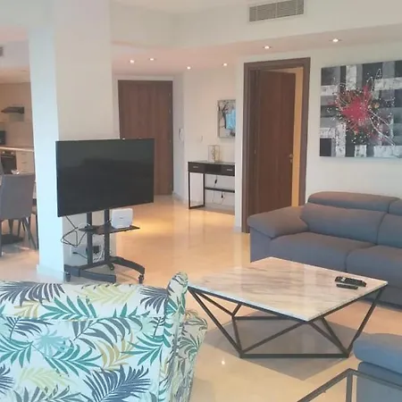 公寓 Horizon Luxury At Finikoudes Beach 301 *