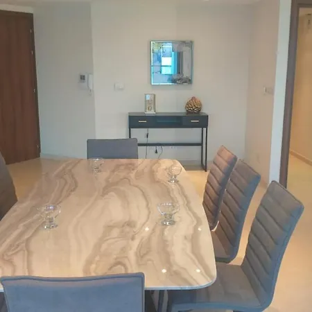 דירה Horizon Luxury At Finikoudes Beach 301 לרנקה