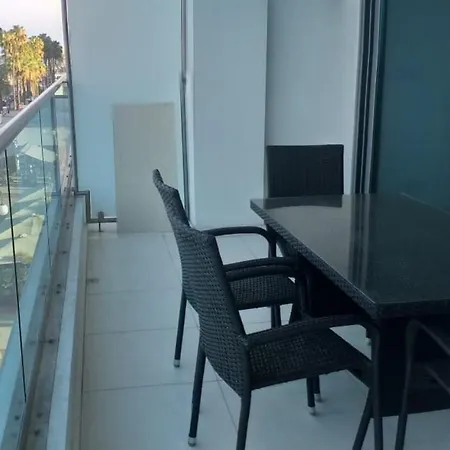 Horizon Luxury At Finikoudes Beach 301 לרנקה