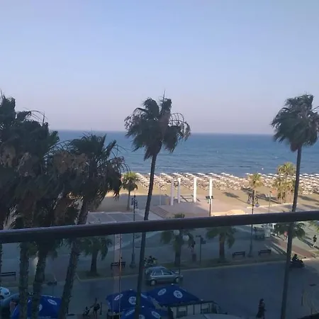 Apartment Horizon Luxury At Finikoudes Beach 301